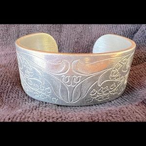 Salisbury Pewter “May” flower bracelet/cuff